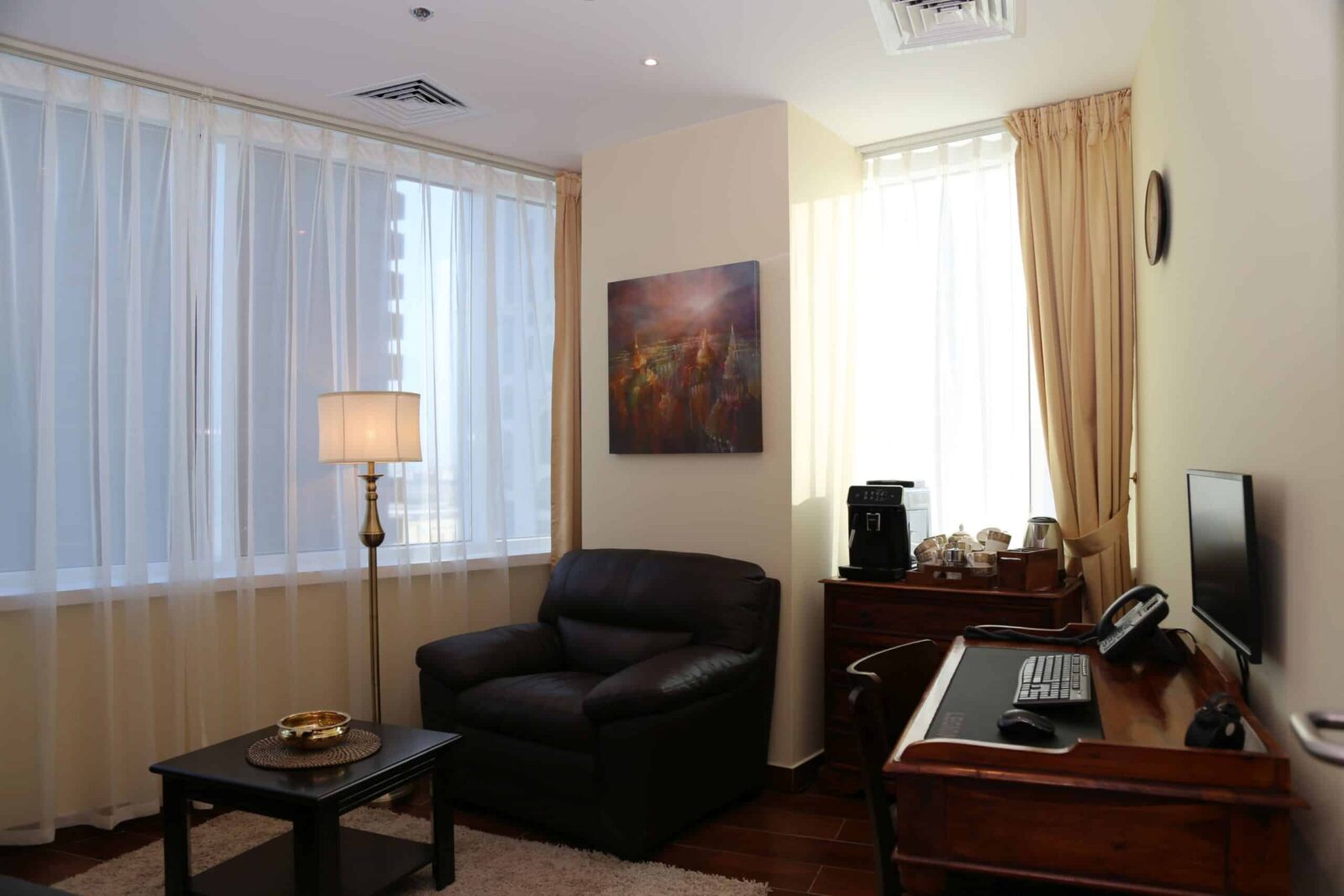 contact german psychiatrist and american psychologist in dubai