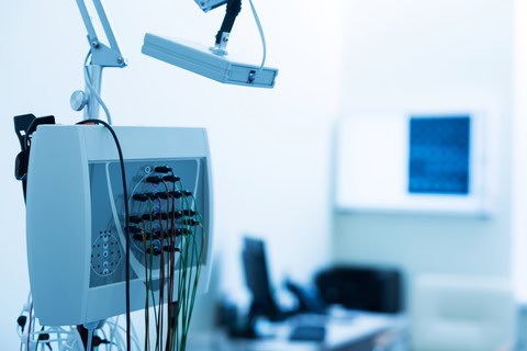 EEG device at CHMC in Dubai for recording electric brain activieties and helping to diagnose any irregularities of the brain function. It serves as a diagnsic mesure before starting treatment for depression