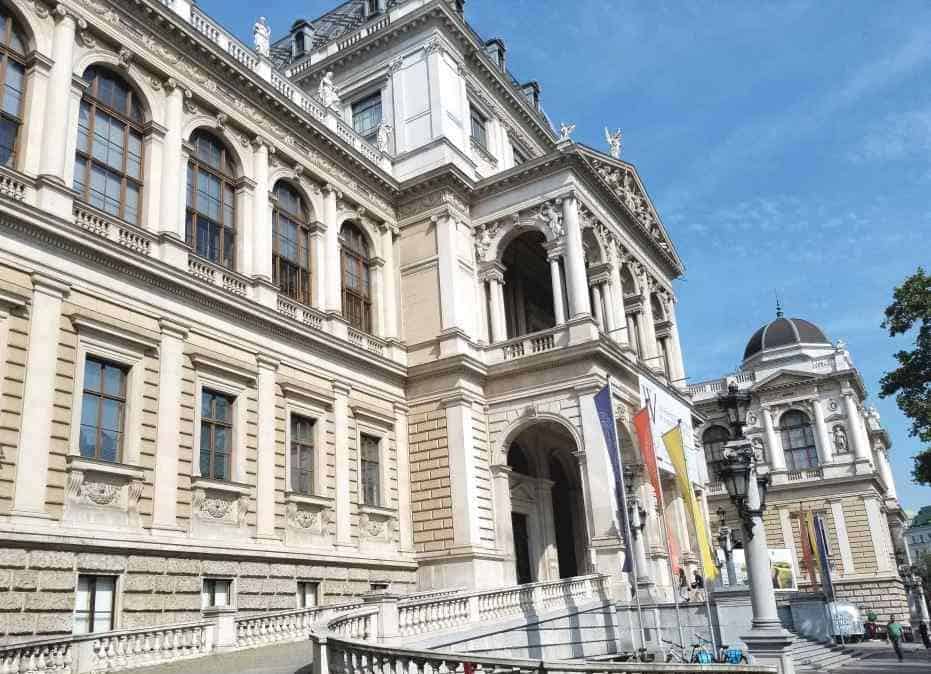 Freud. Front façade of the University of Vienna.  This is an important institution of education in Freud's biography.